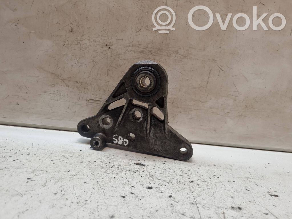 Engine mounting bracket   G2906100