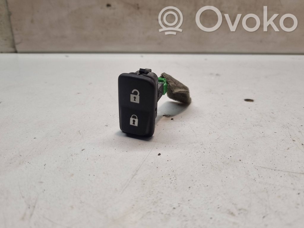 Central locking switch button   0665832