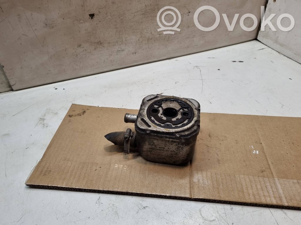 Volkswagen PASSAT B5 Oil filter mounting bracket 