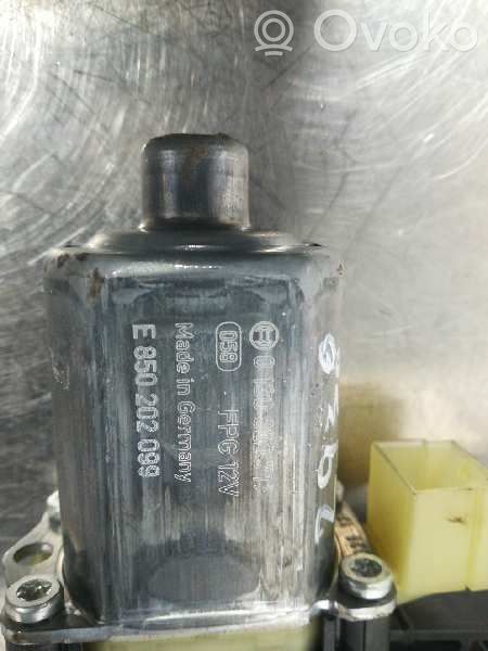 Regulador manual de la ventanilla delantera   E850202099,2938