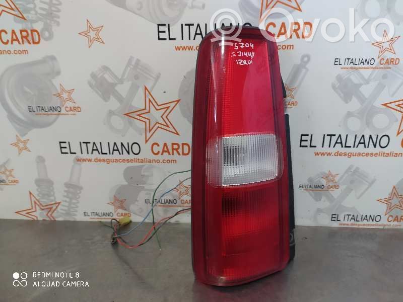 Rear/tail lights   5704