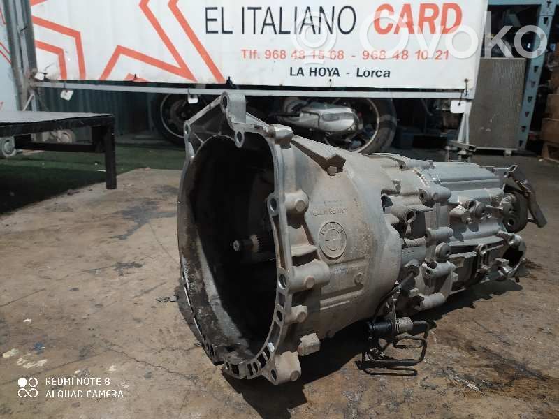Manual 5 speed gearbox   5749