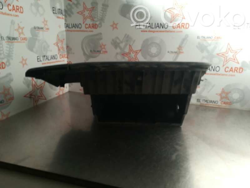 Glove box   5546
