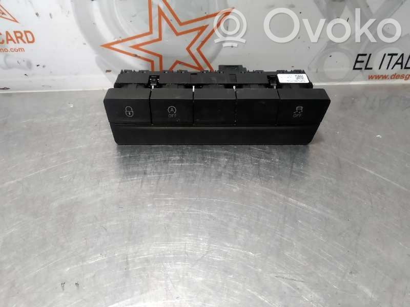 Skoda Octavia Mk3 (5E) Unidad de control de puerta 