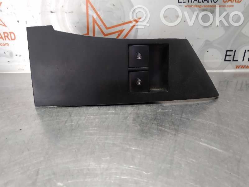 Opel Astra H Electric window control switch 
