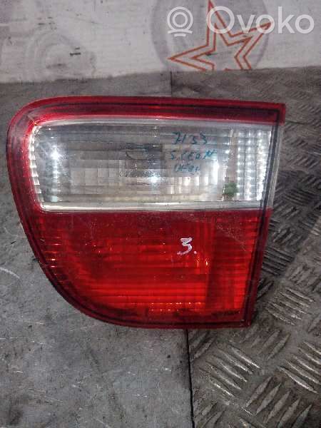 Tailgate rear/tail lights