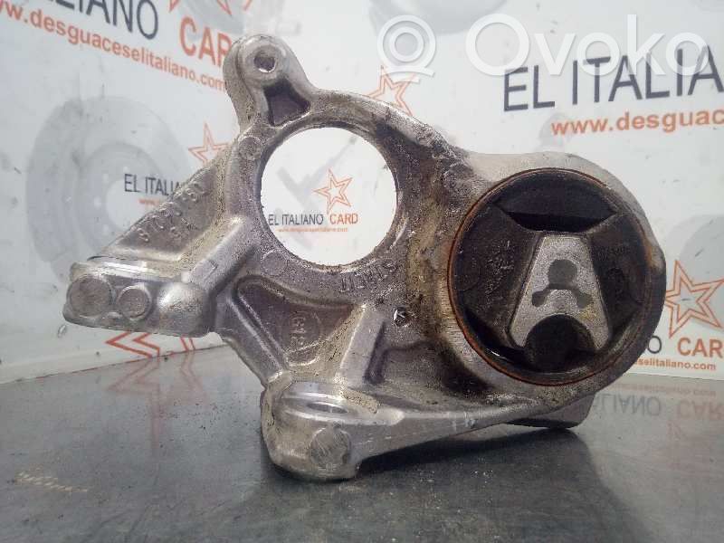 Engine mount bracket   810907809A,7204