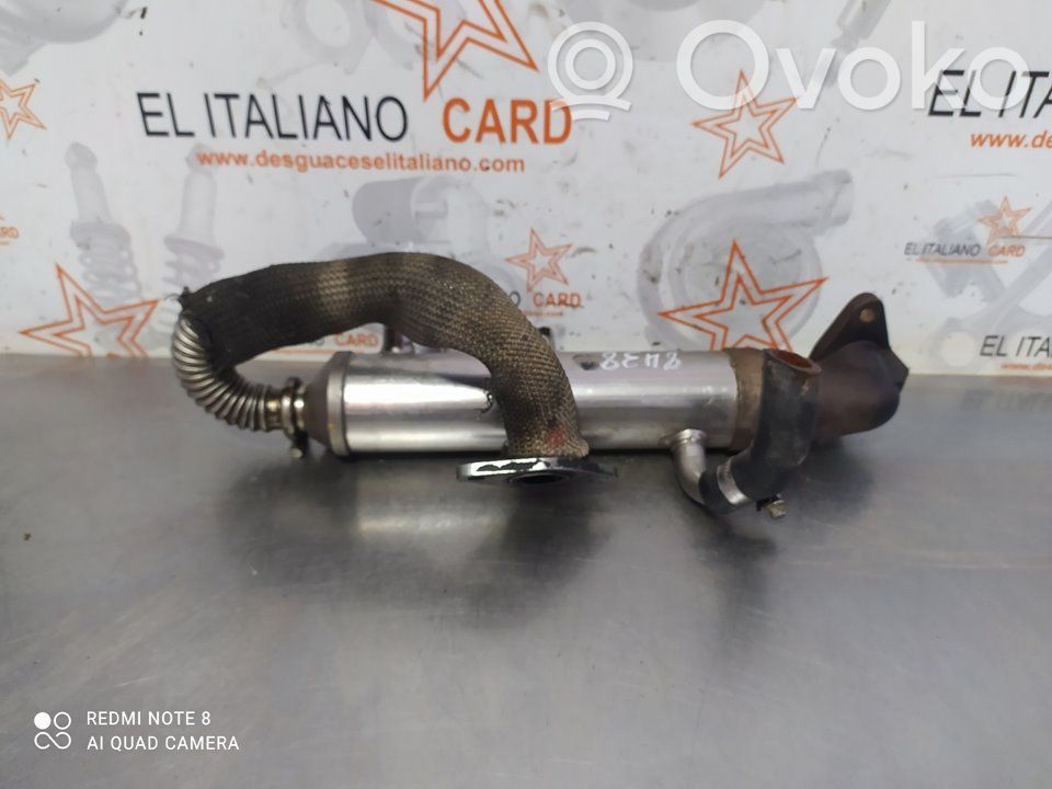 Engine oil radiator   8438