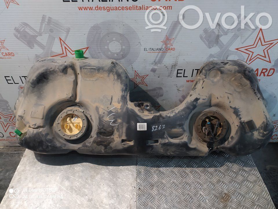 Fuel tank   N4F0402083,8267