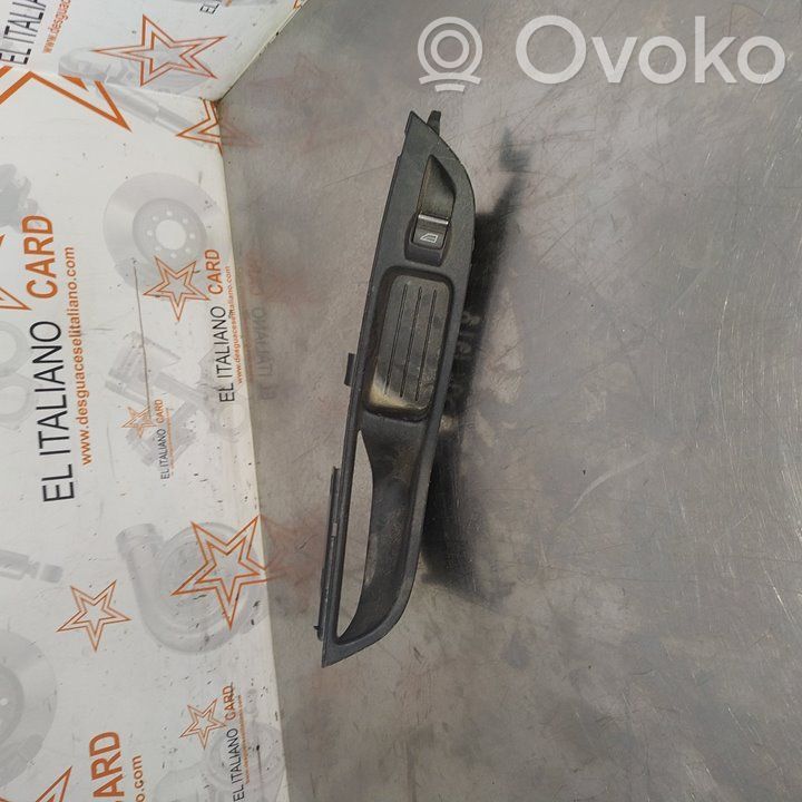 Ford Focus Electric window control switch 