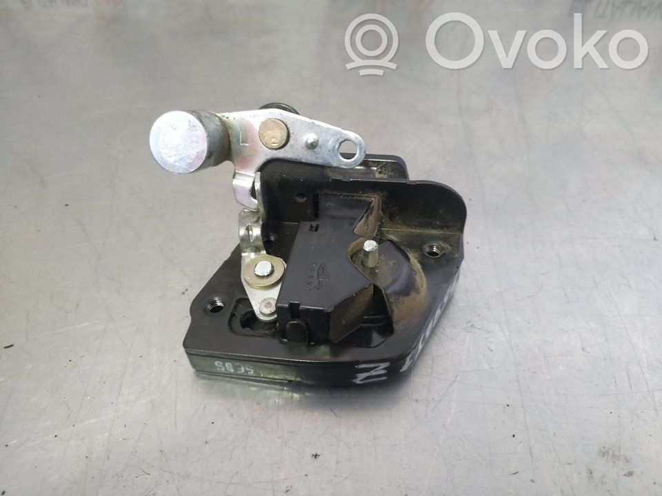 KIA Carnival Rear door lock 