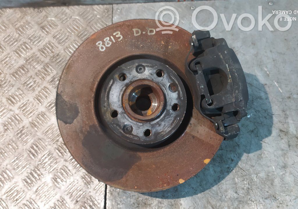 Front wheel hub spindle knuckle