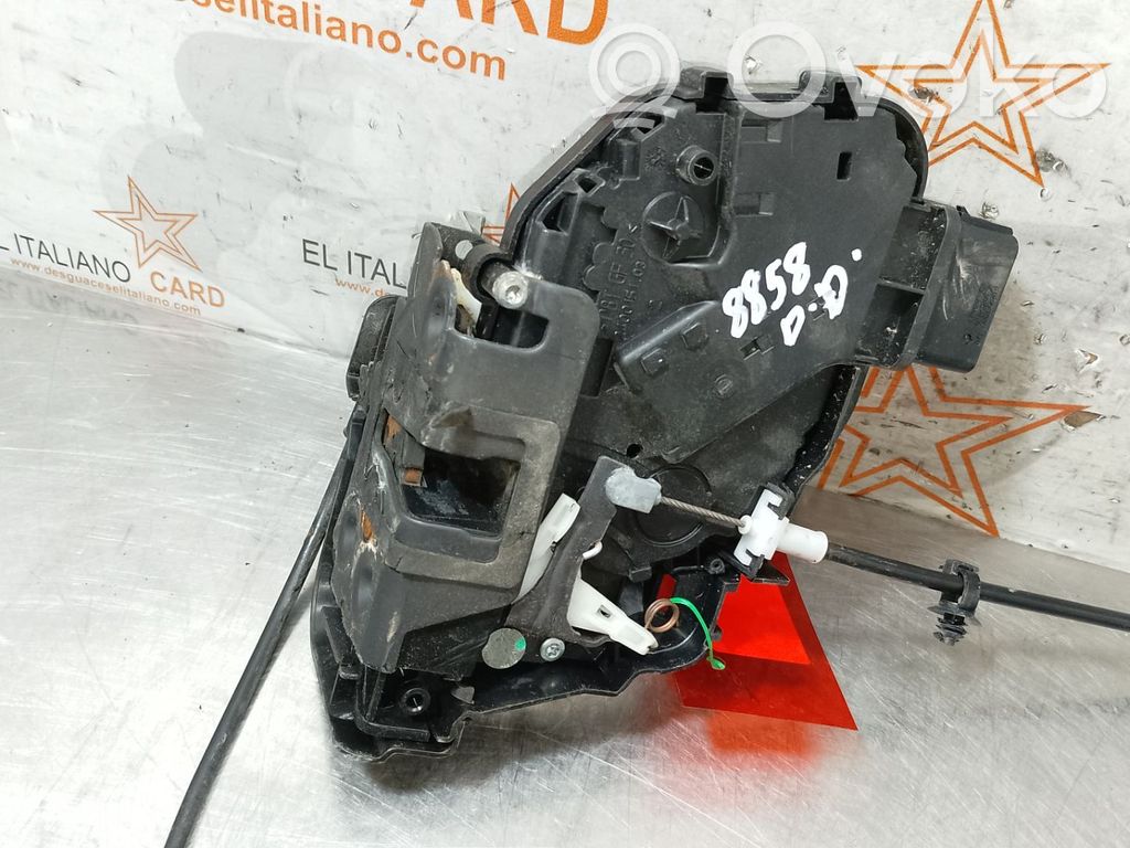 Ford Focus Priekšpusē slēdzene 