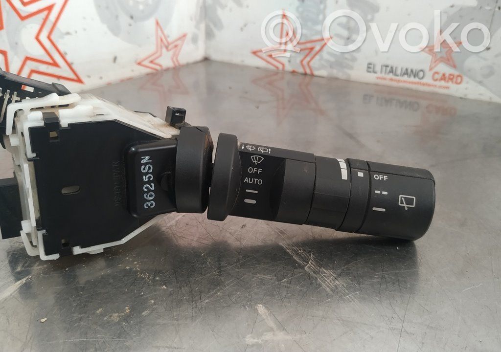 Nissan Qashqai Wiper control stalk 