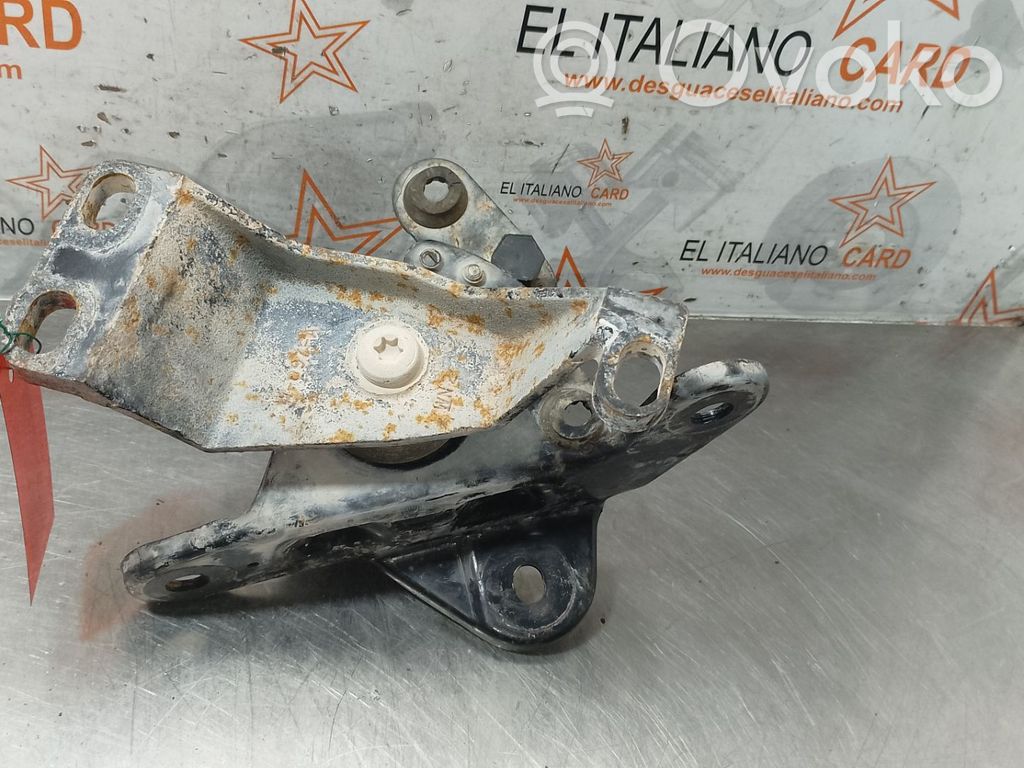 Engine mount bracket