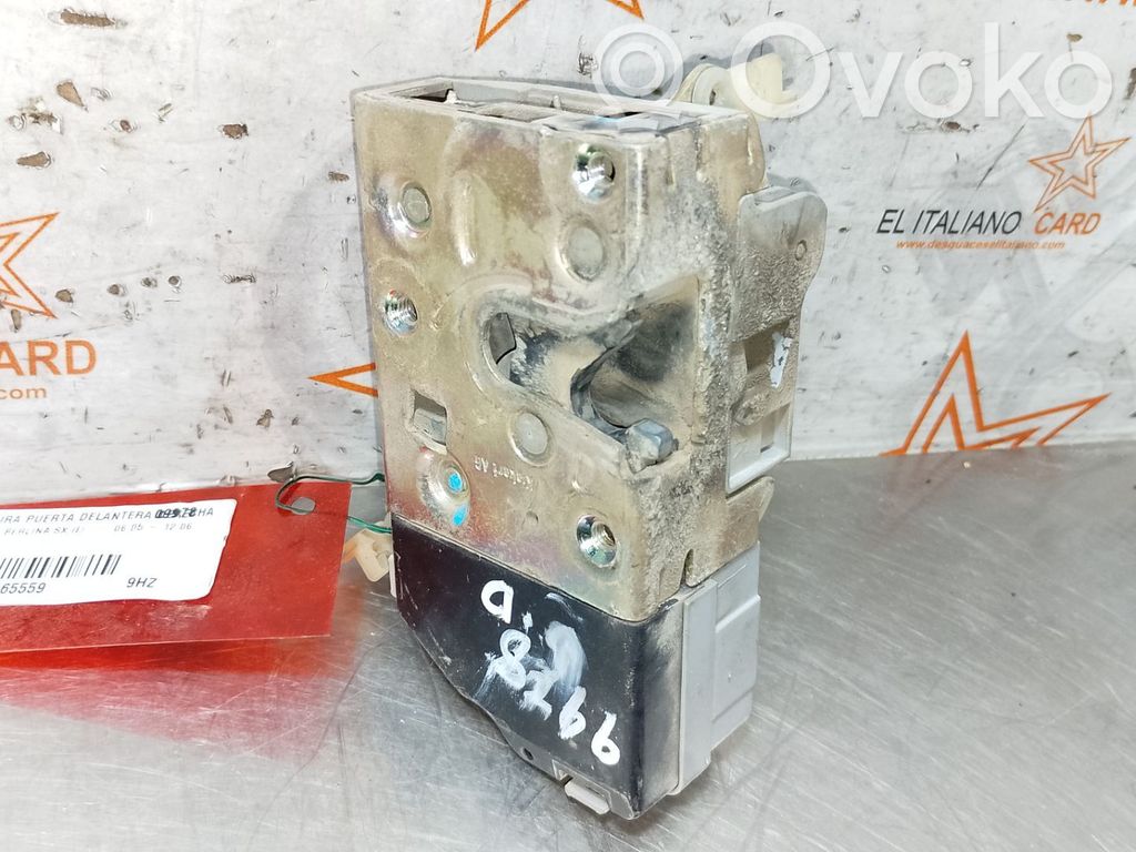 Cerradura de puerta delantera