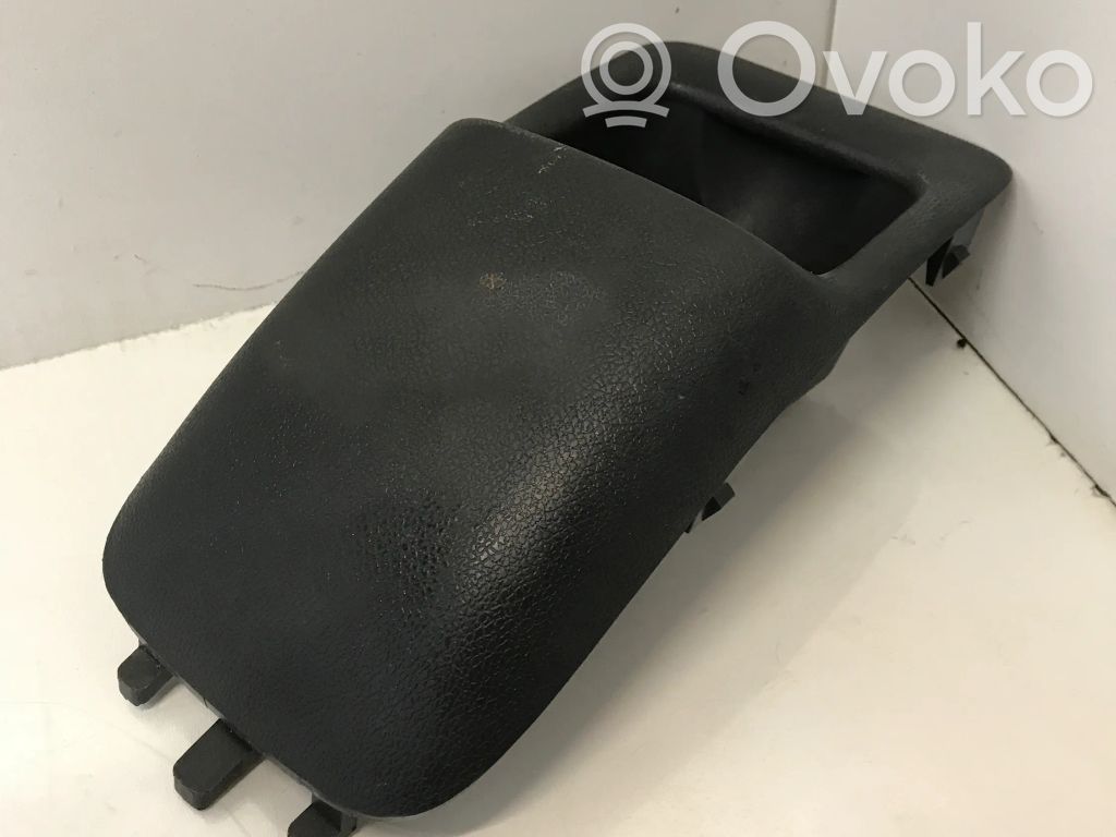 Opel Movano B Consola central de la guantera 