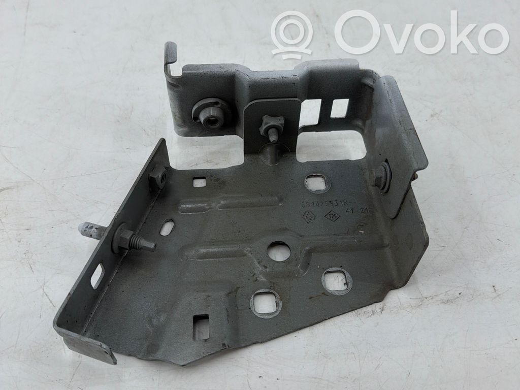 Renault Master III Fender mounting bracket 