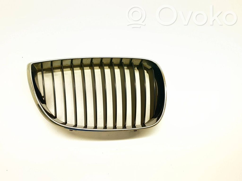 BMW 1 E81 E87 Front bumper upper radiator grill 