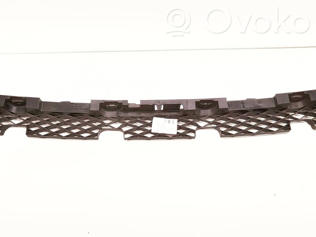Volkswagen PASSAT B7 Soporte de montaje del parachoques trasero 