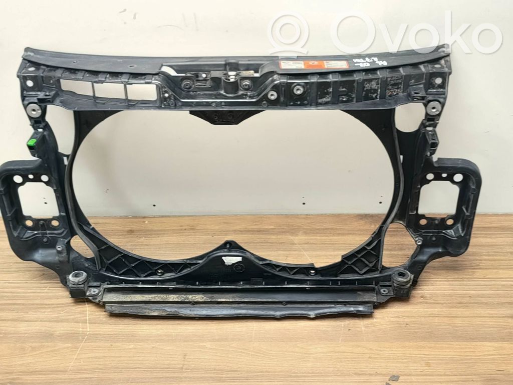 Audi A6 S6 C6 4F Radiatorių panelė 