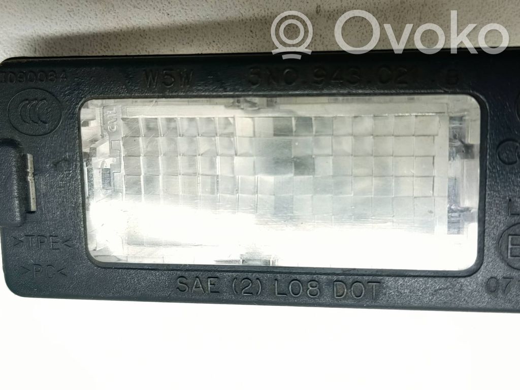 Skoda Octavia Mk3 (5E) Lampa oświetlenia tylnej tablicy rejestracyjnej 