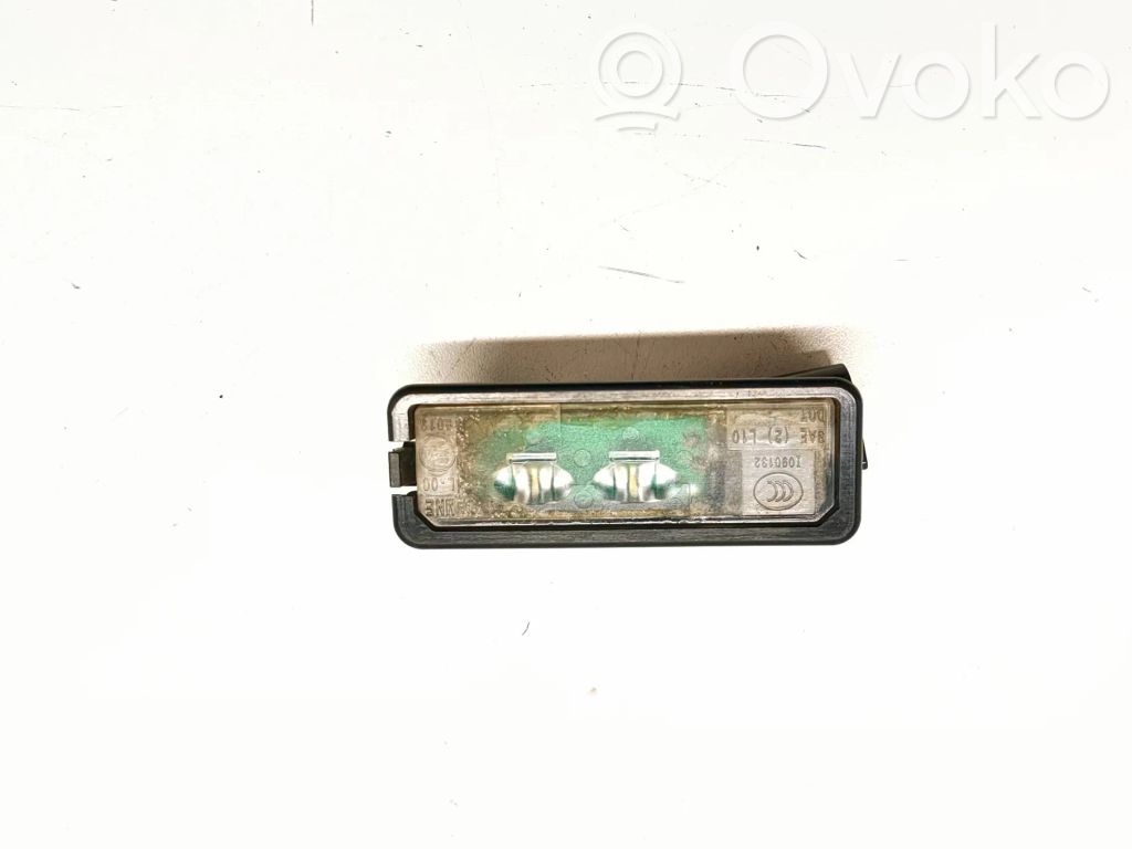 Volkswagen PASSAT B7 Éclairage de plaque d'immatriculation 