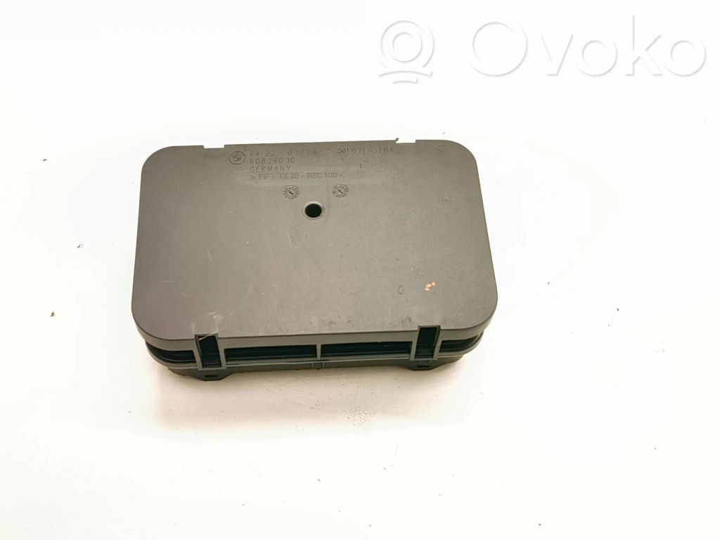 BMW 5 F10 F11 Quarter panel pressure vent 