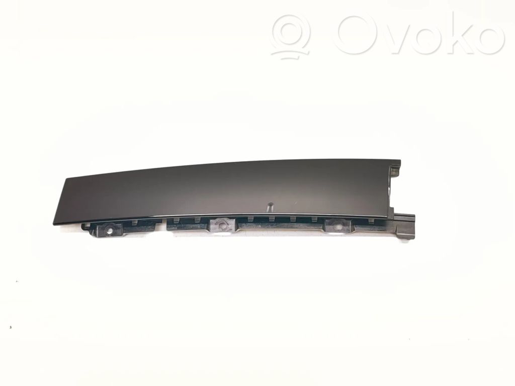 Ford Focus Takaoven lasin muotolista 
