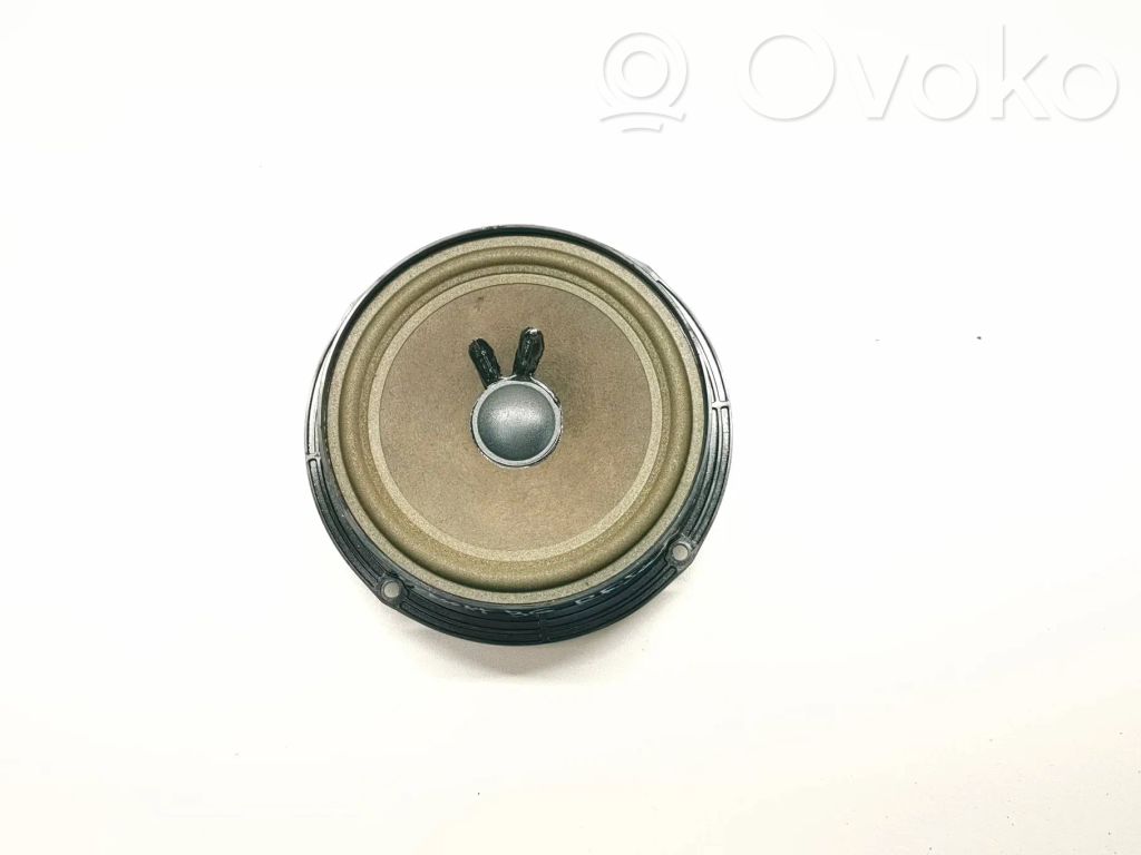 Volkswagen PASSAT B6 Takaoven kaiutin 