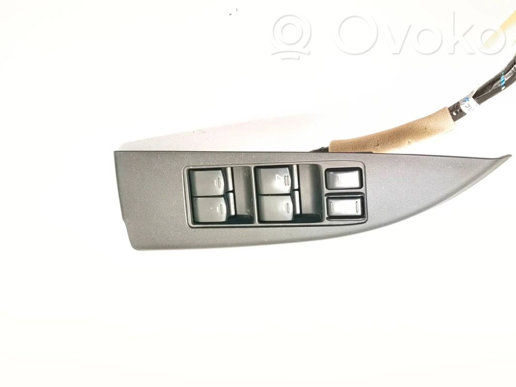 Subaru Legacy Electric window control switch 
