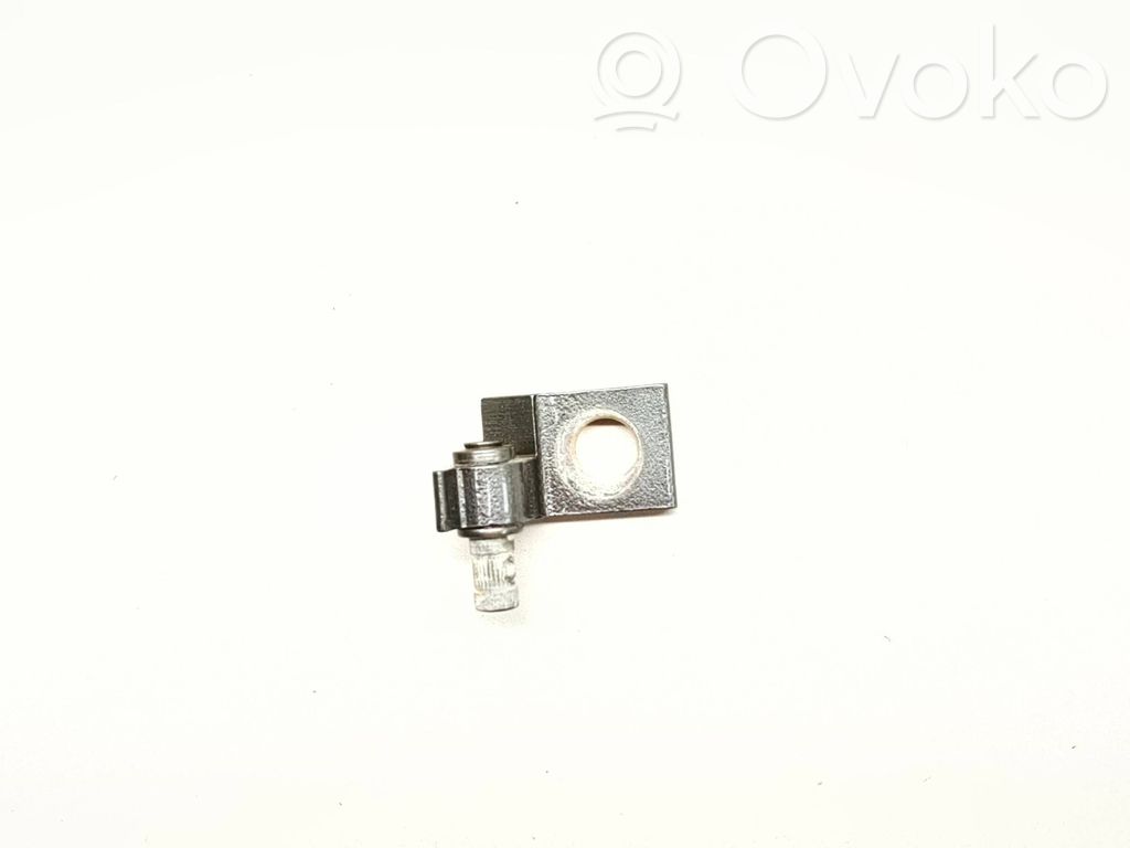 Skoda Karoq Rear door lower hinge 