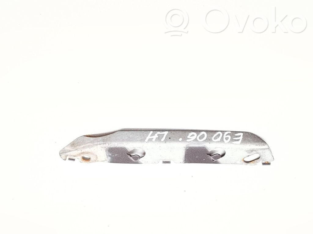 BMW 3 E90 E91 Front bumper mounting bracket 