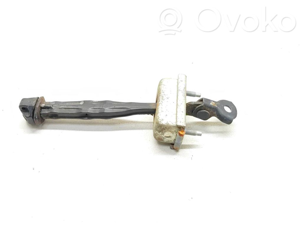 Opel Astra J Takaoven pidätin 