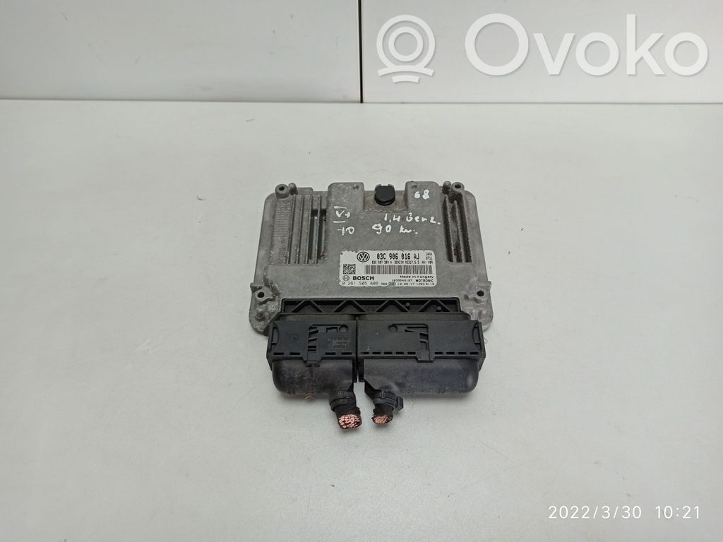 Volkswagen Golf VI Engine control unit/module 