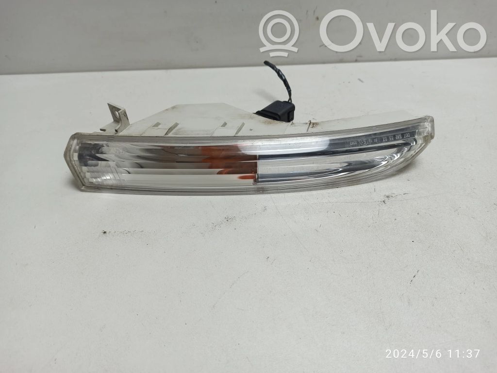 Front indicator light   3C8953042