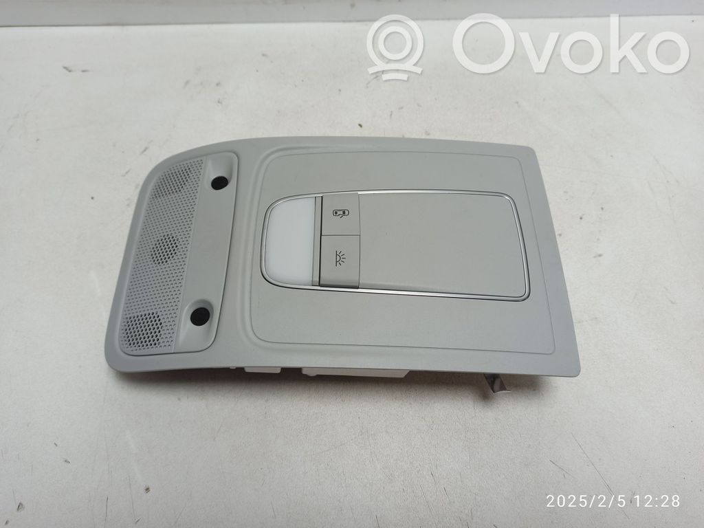 Etuistuimen valo   8V0947135A