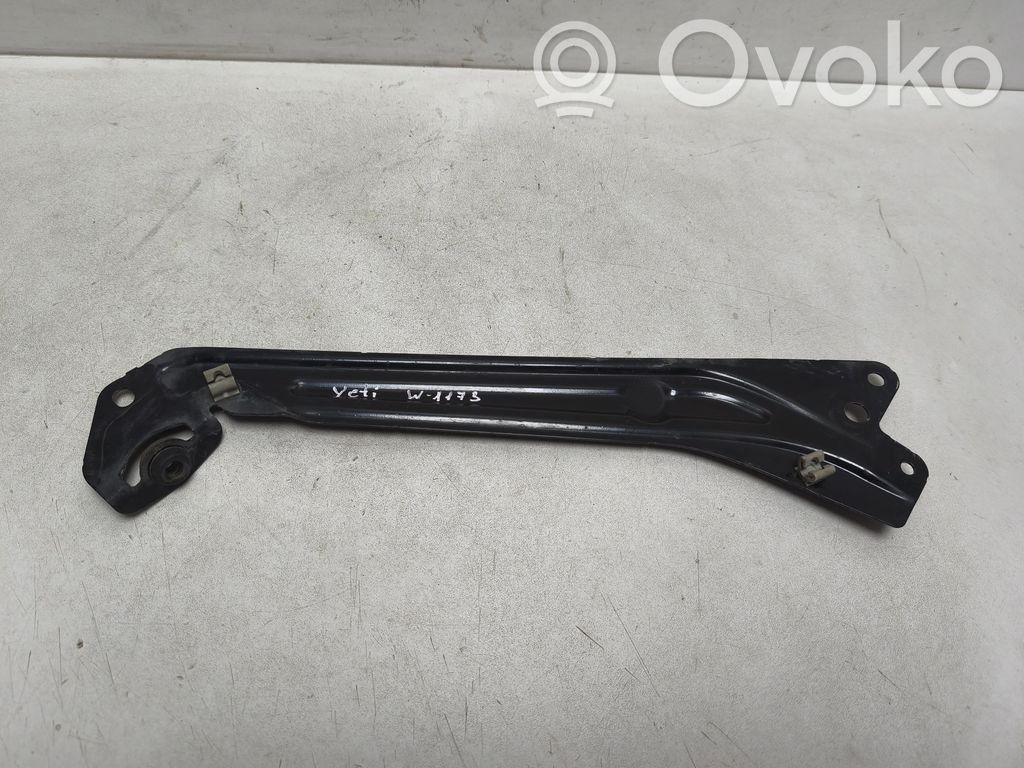 Radiator support slam panel bracket   5L0805931