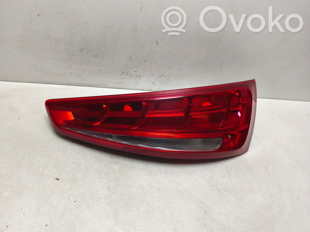 Audi Q3 8U Aizmugurējais lukturis pārsegā 
