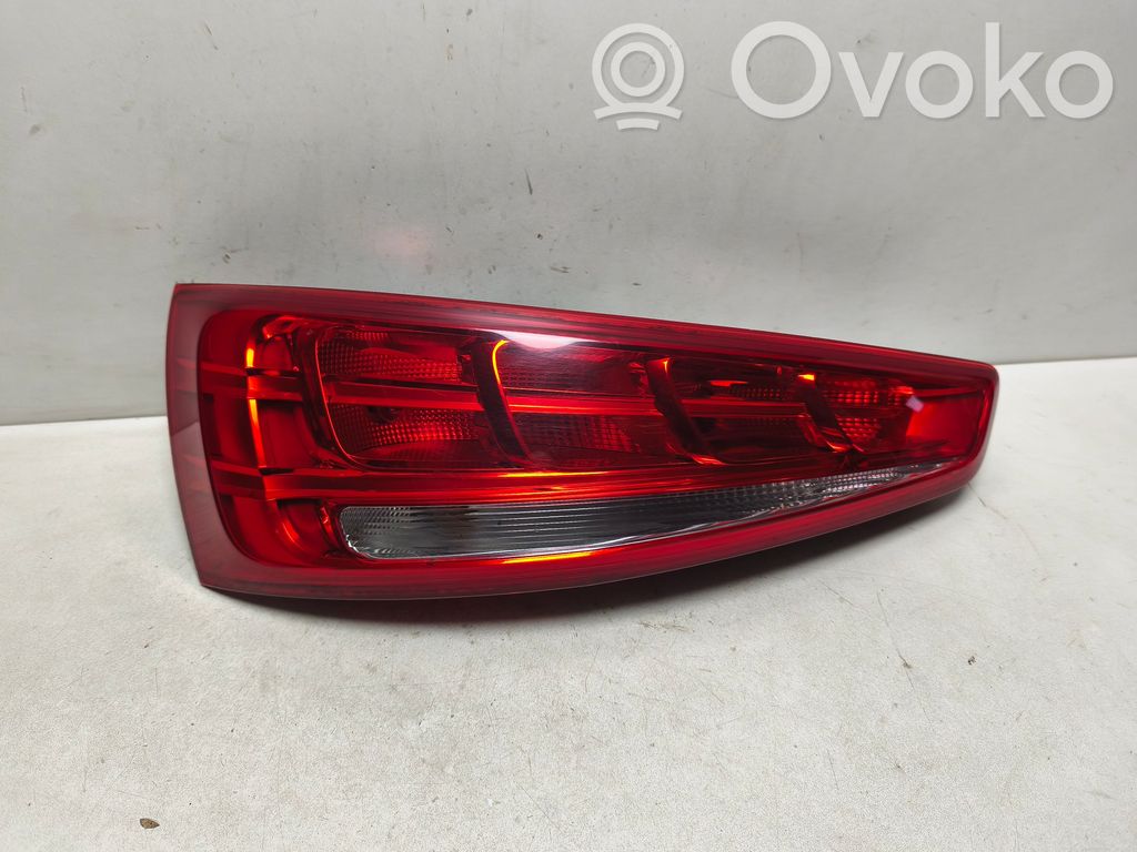 Audi Q3 8U Aizmugurējais lukturis pārsegā 