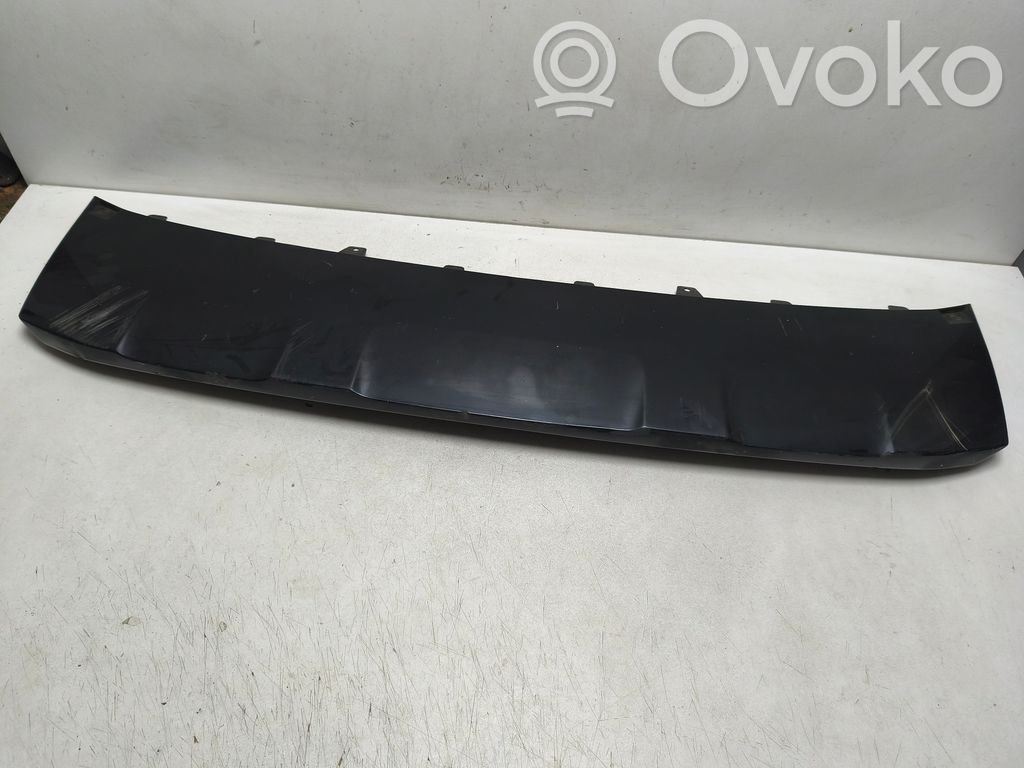 Audi Q3 8U Borde del parachoques delantero 