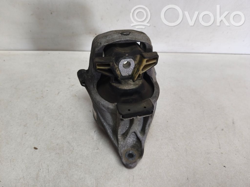 Engine mount bracket   8W0199372CD