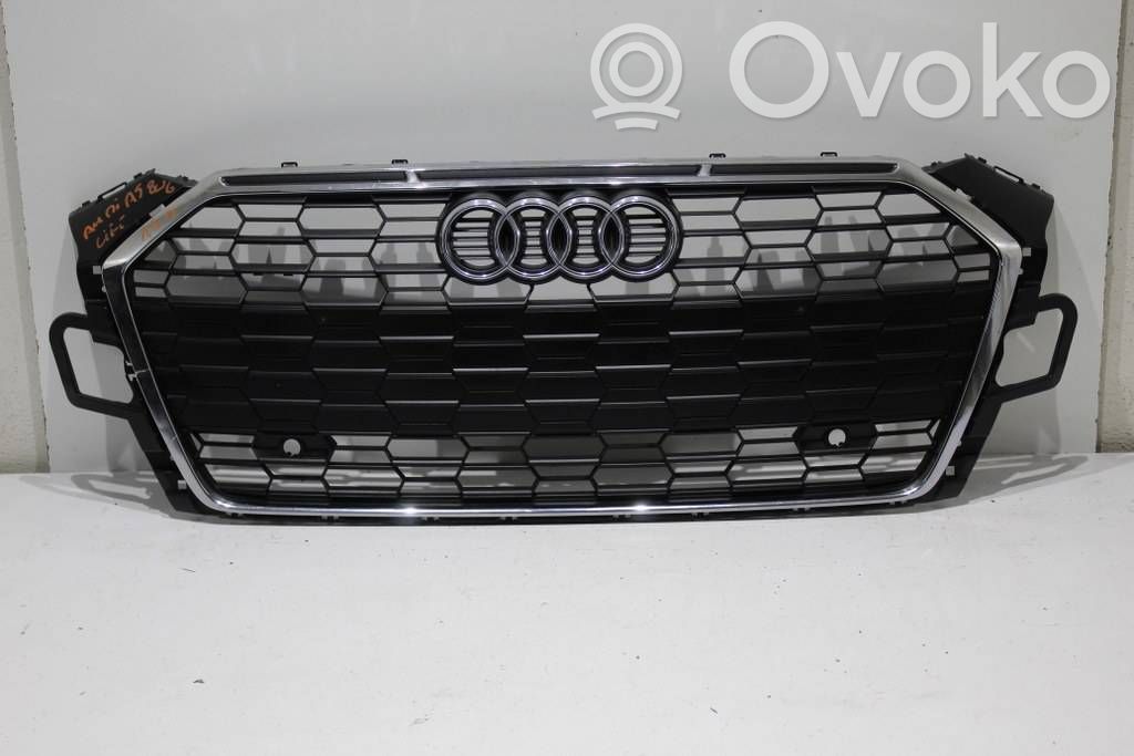 Audi A5 Augšējais režģis 