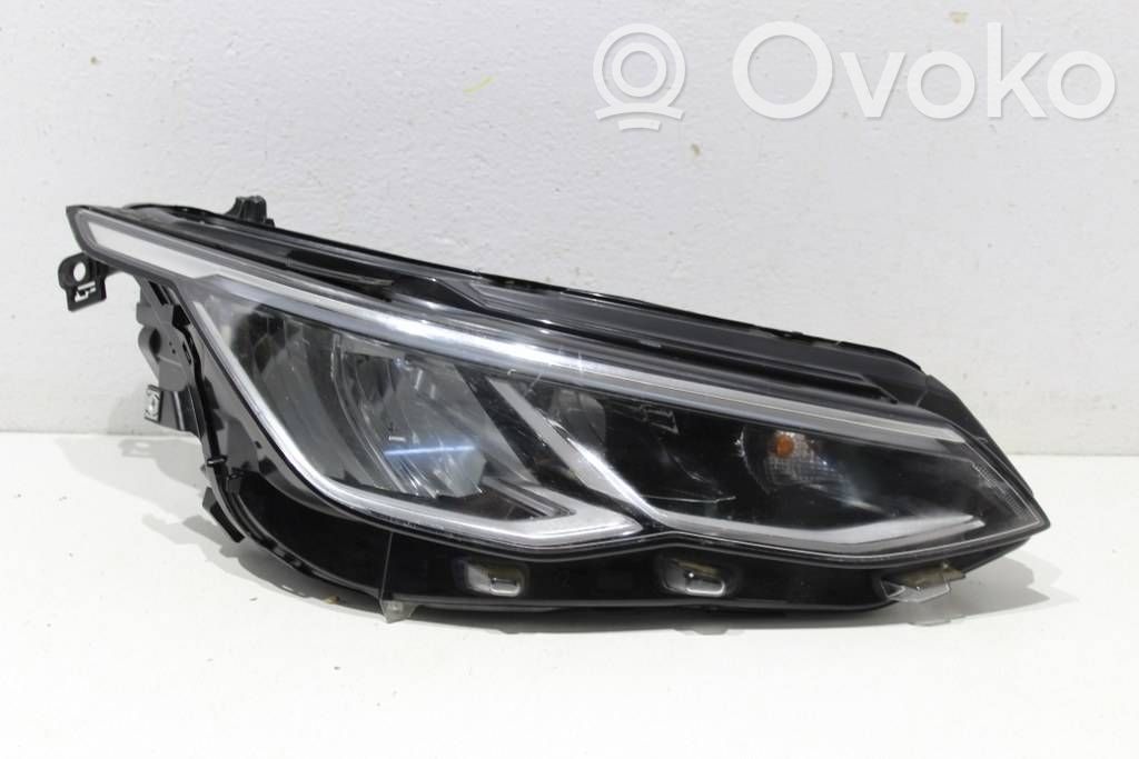 Volkswagen Golf VIII Lampa przednia 