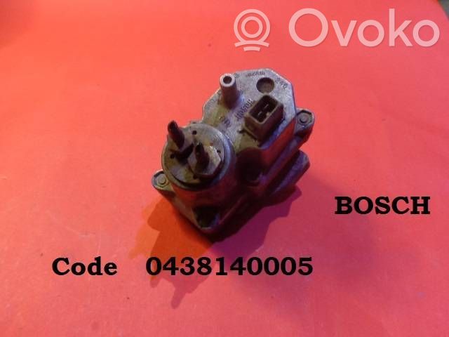 Régulateur de pression de carburant   0438140005