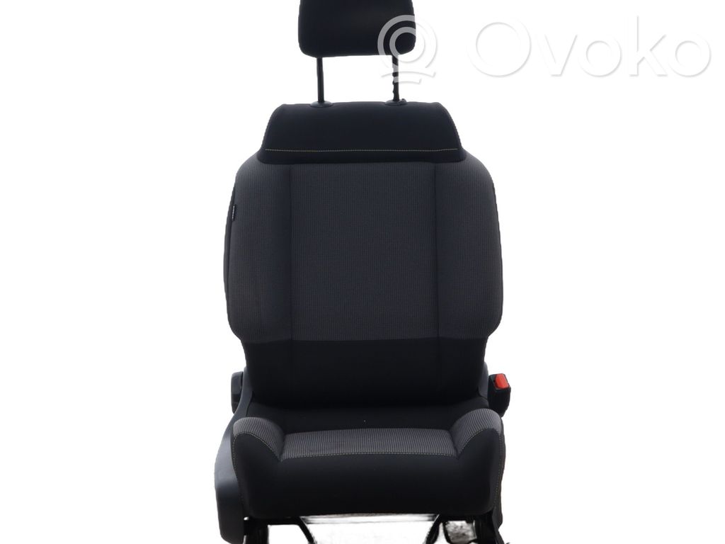 Citroen C3 Etumatkustajan istuin 