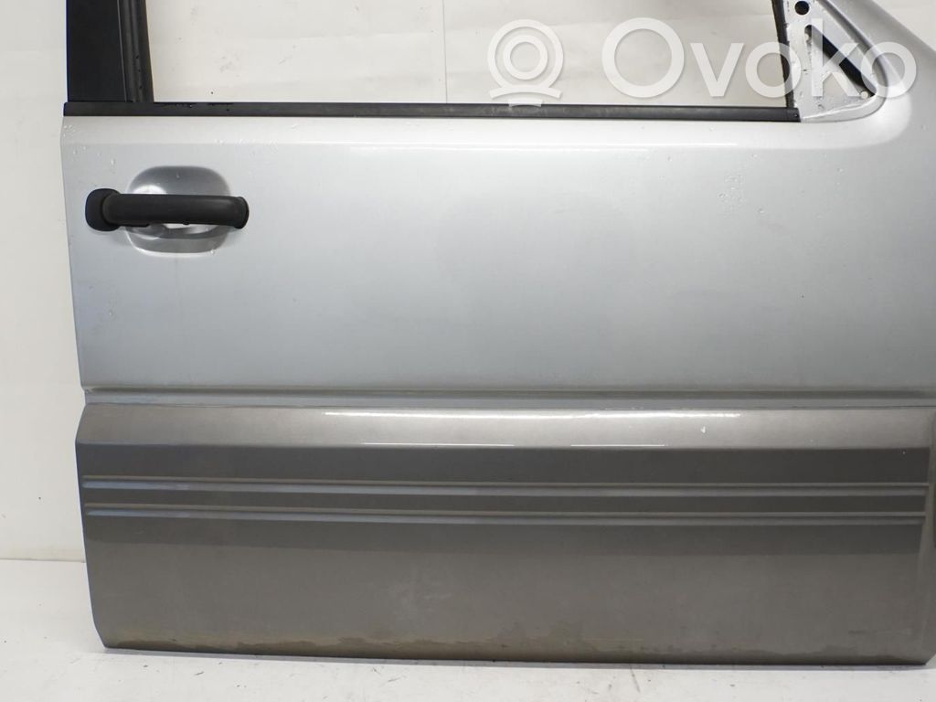 Nissan Terrano Puerta delantera 