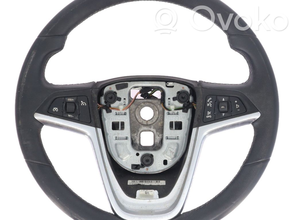 Ohjauspyörä   13351021