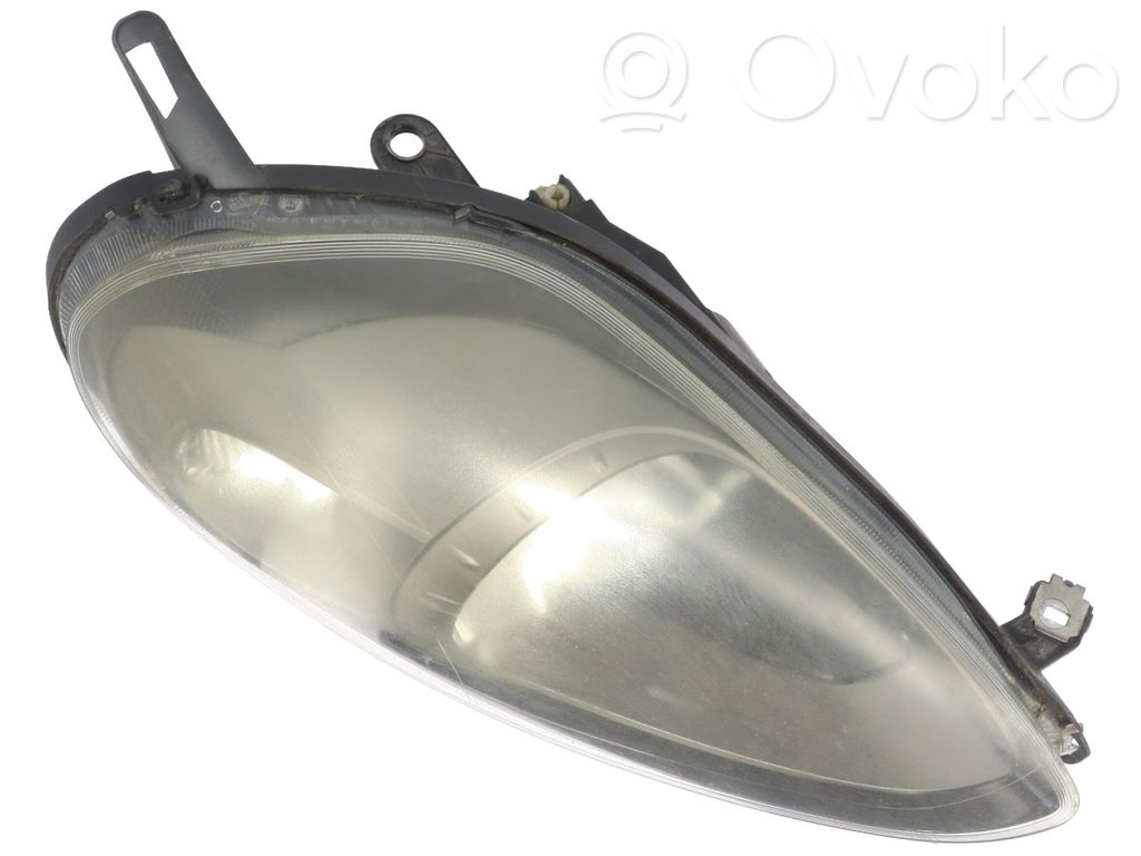 Fiat Punto Evo Lampa przednia 