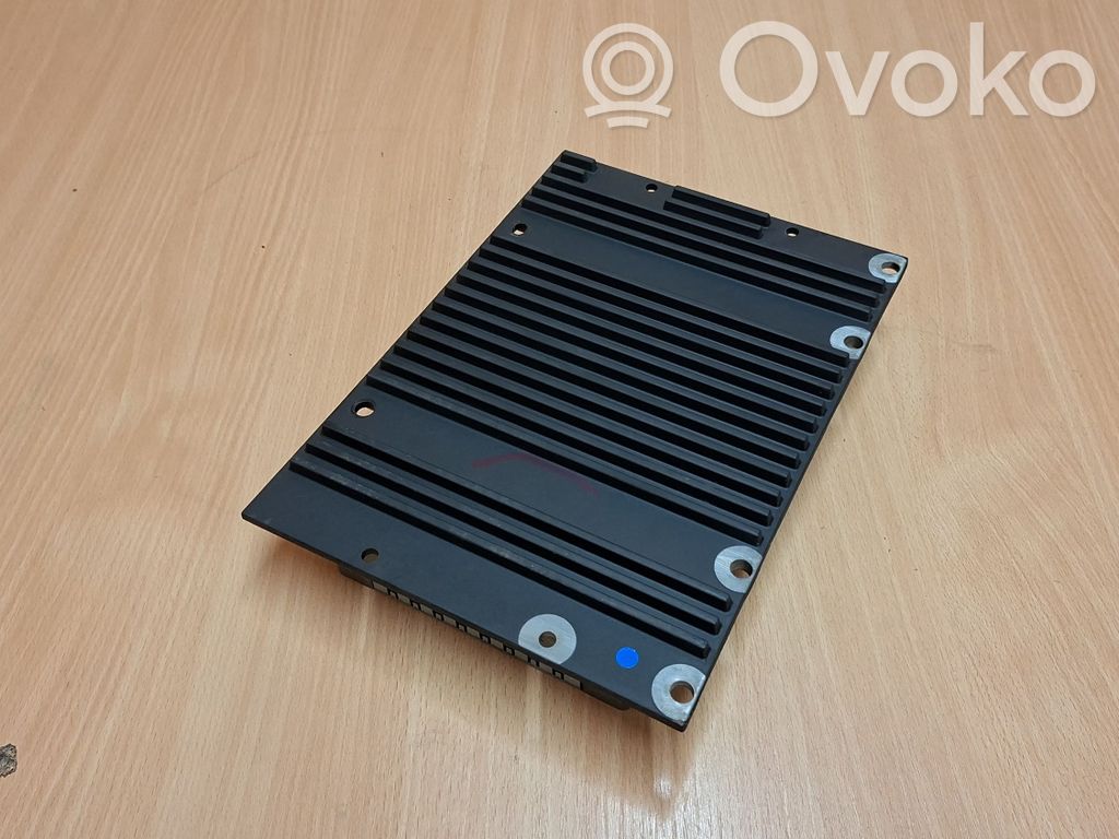 Volvo V50 Sound amplifier 